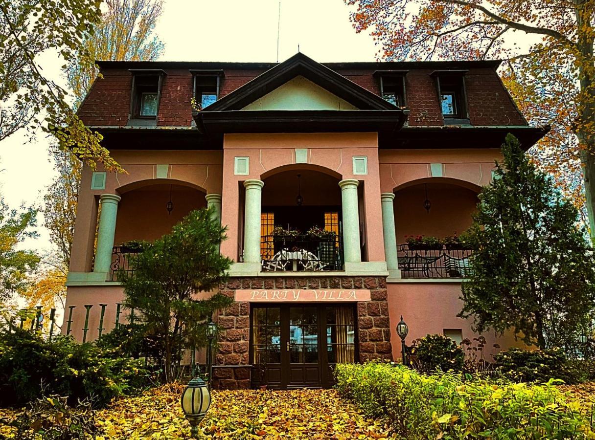 Party Villa Holiday Rent Balatonföldvár Εξωτερικό φωτογραφία